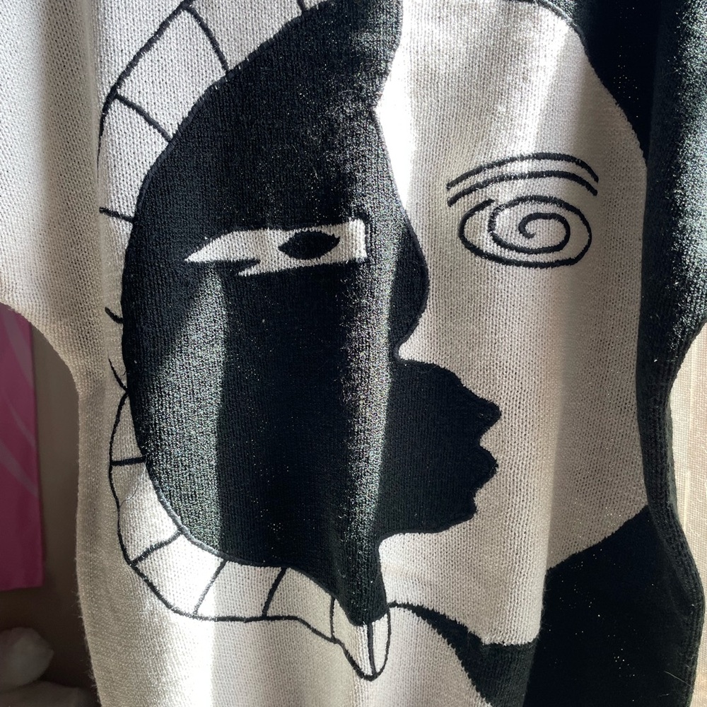 Vintage Jaymee Papell abstract two face moon acrylic black and white sweater top - Picture 8 of 14